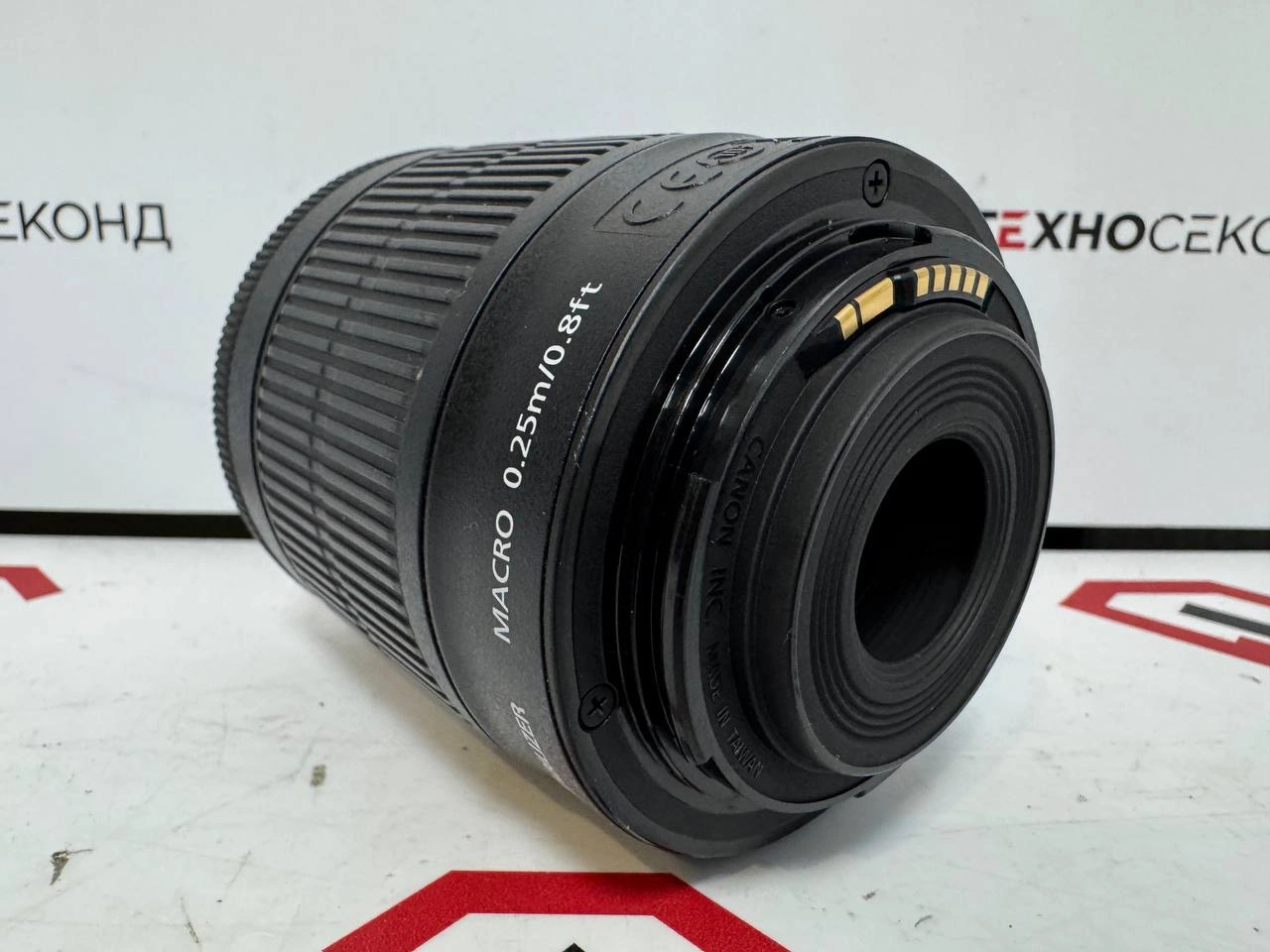 Объектив Canon EF-S 18-55mm f/3.5-5.6 III