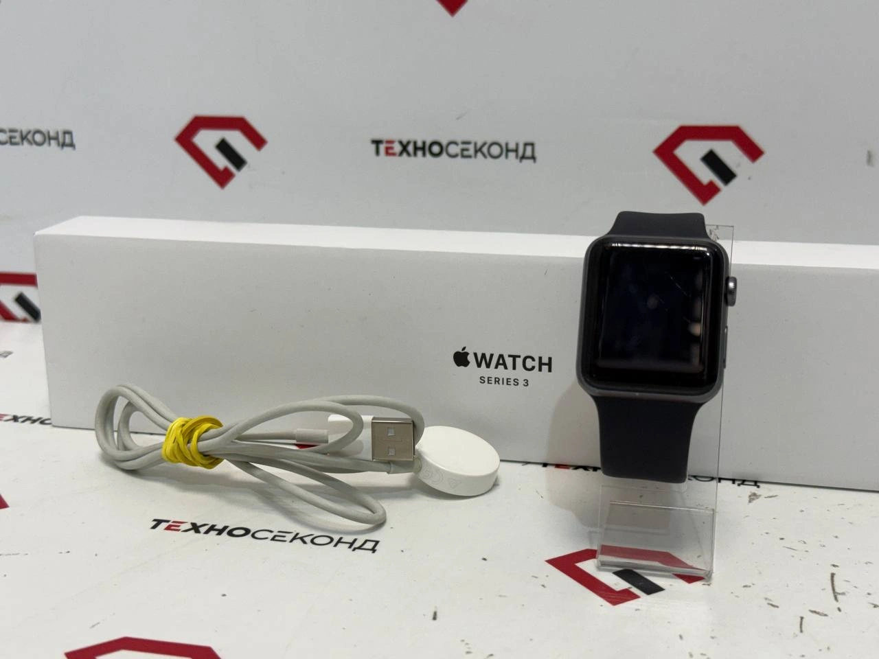 Умные часы Apple Watch Series 3 42 мм