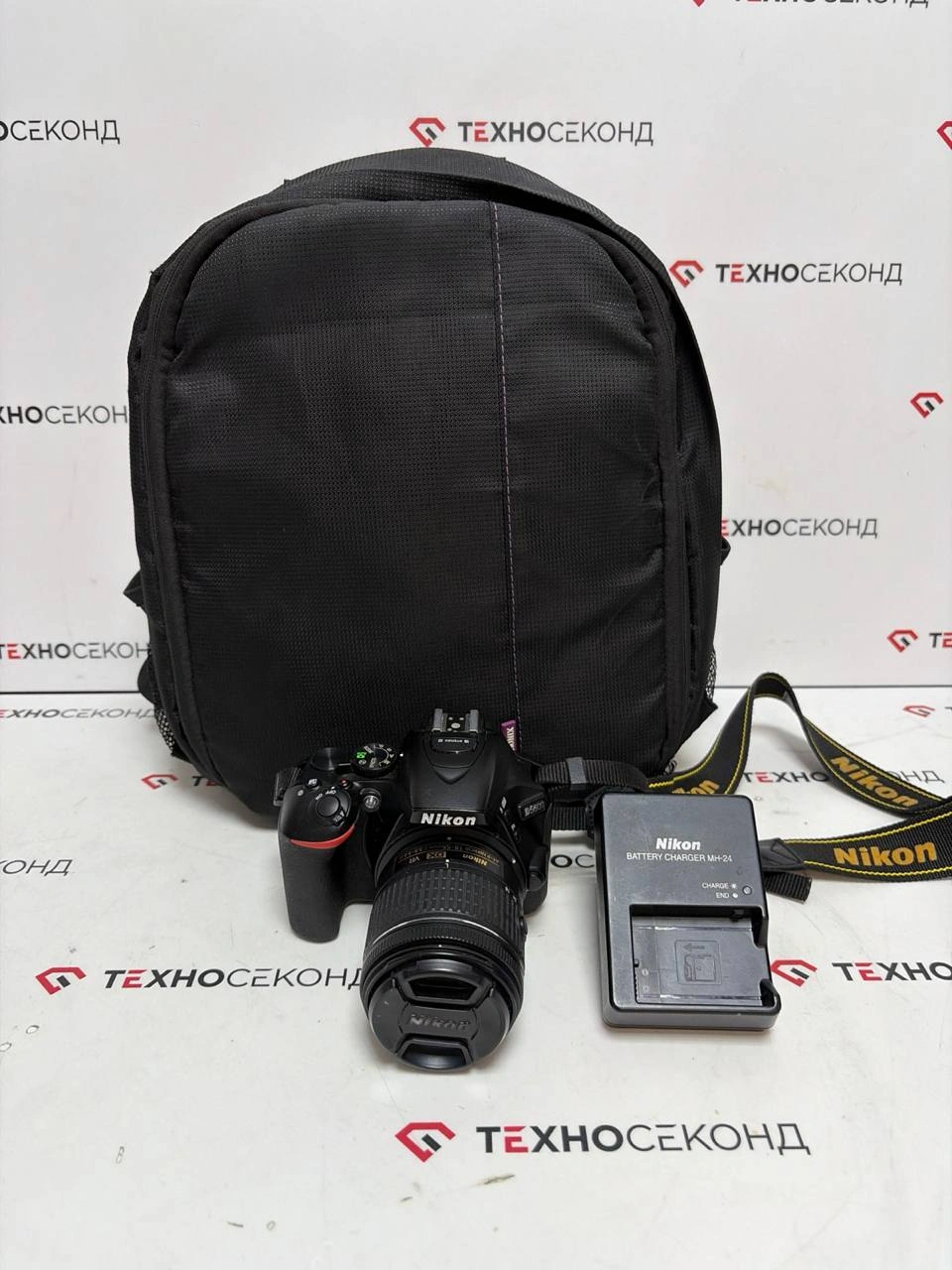 Зеркальный фотоаппарат Nikon D5600 Kit 18-55mm