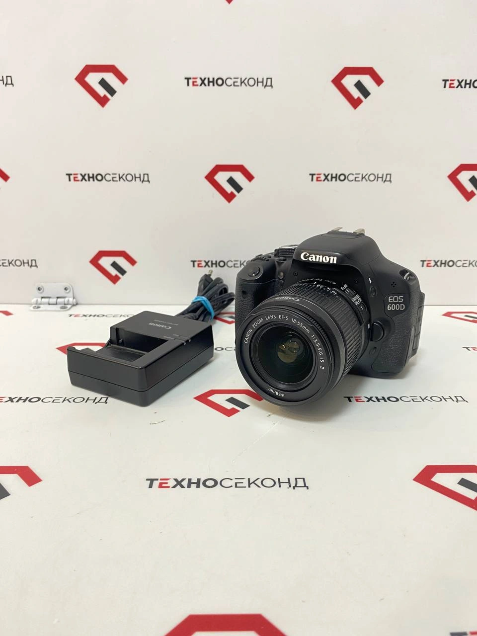 Зеркальный фотоаппарат Canon EOS 600D Kit 18-55mm IS II
