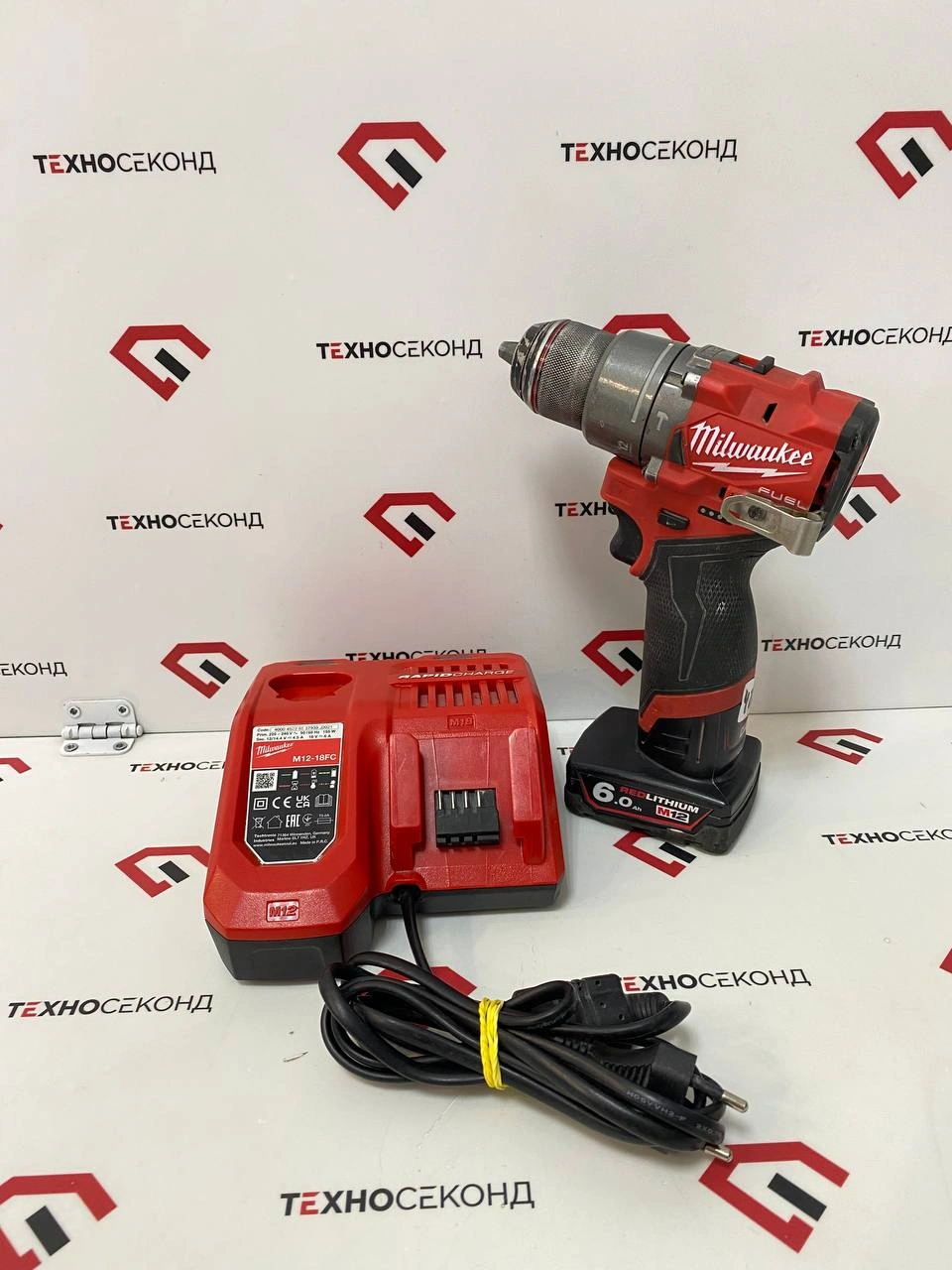 Ударная дрель-шуруповерт Milwaukee M12 FUEL M12FPD2