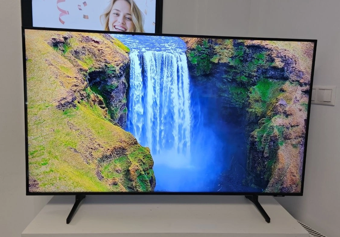 Телевизор Samsung Crystal UHD DU8000 UE55DU8000UXRU