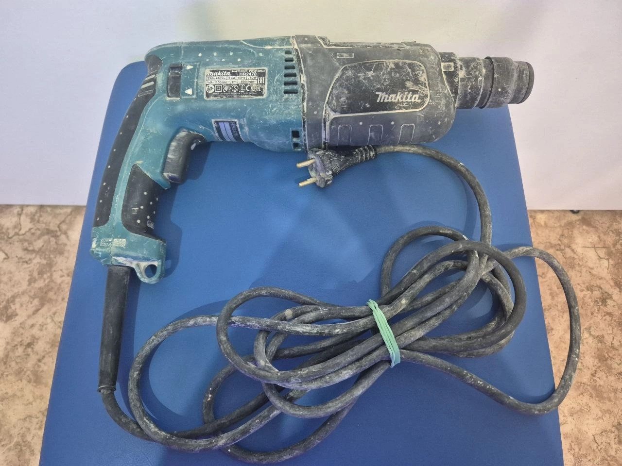 Перфоратор Makita HR 2470