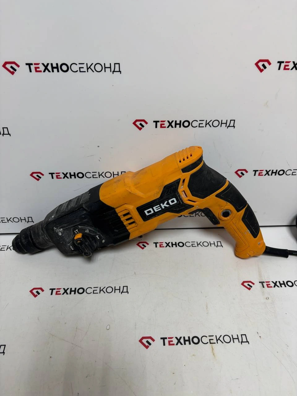 Перфоратор Deko DKH850W 063-4116