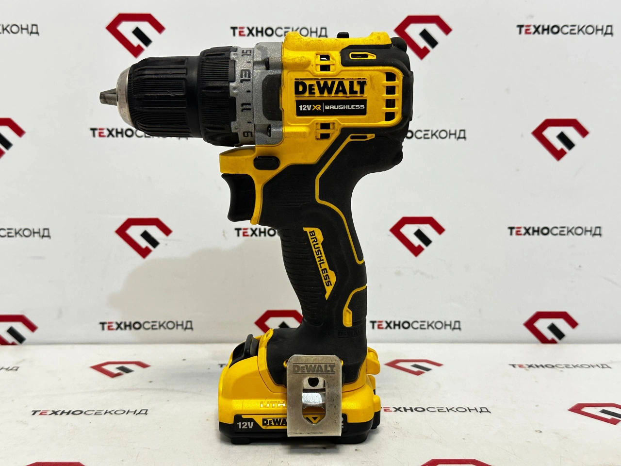Дрель-шуруповерт DeWalt DCD701D2