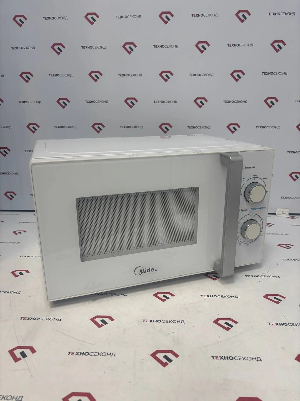 Микроволновая печь Midea MM820CXX-W