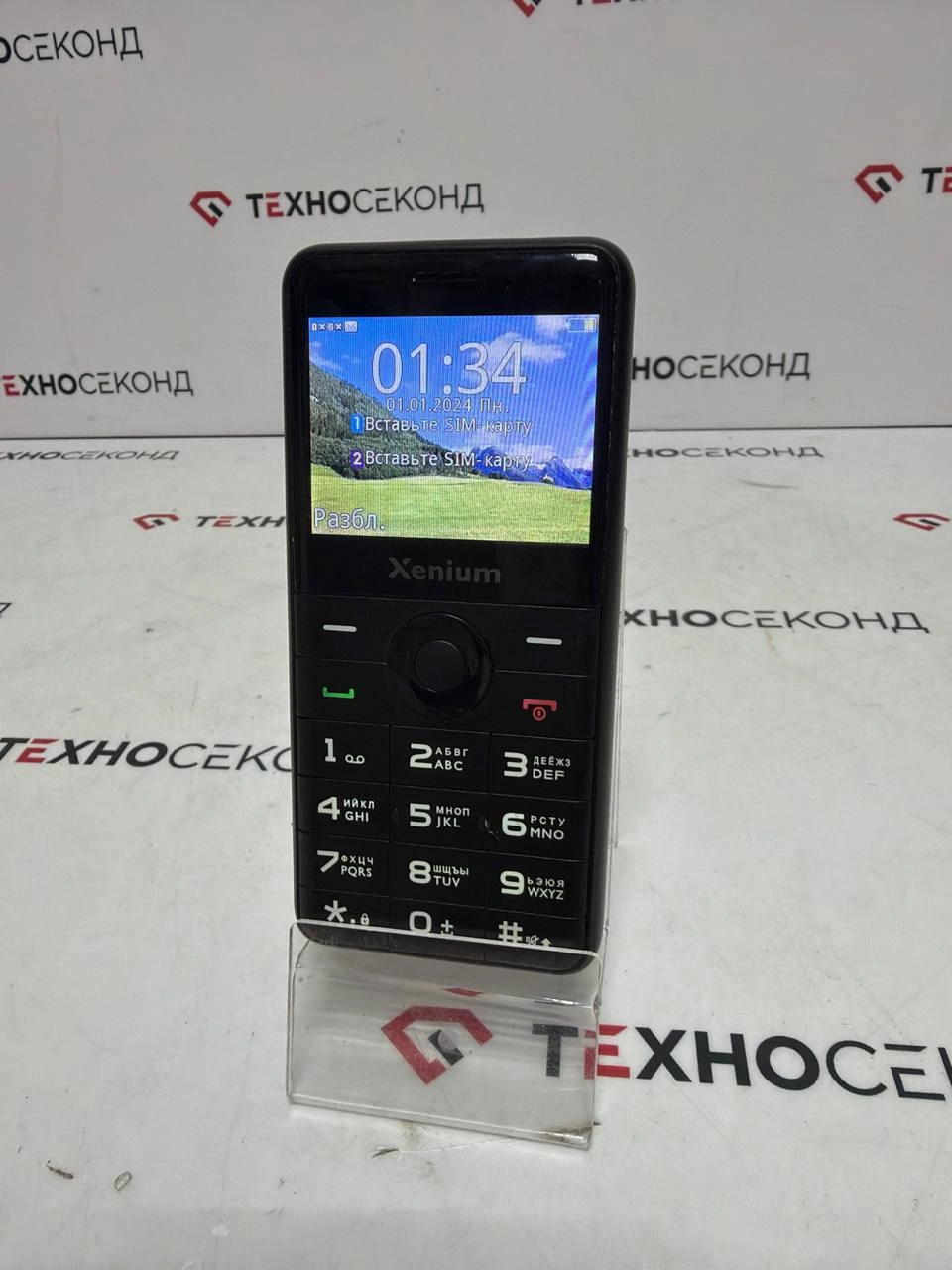 Кнопочный телефон Xenium X700