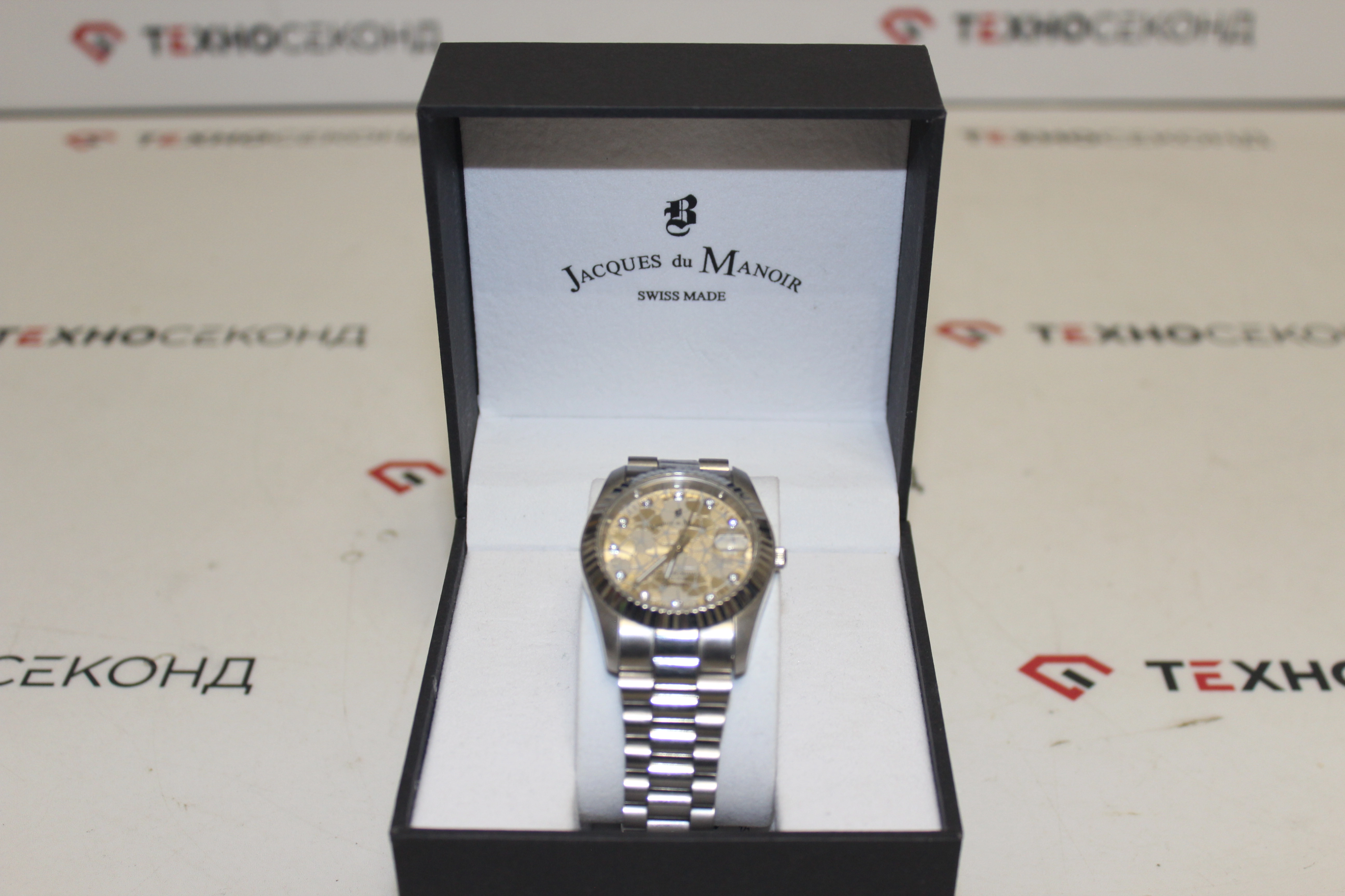 Часы наручные Jacques du Manoir JWL 02602