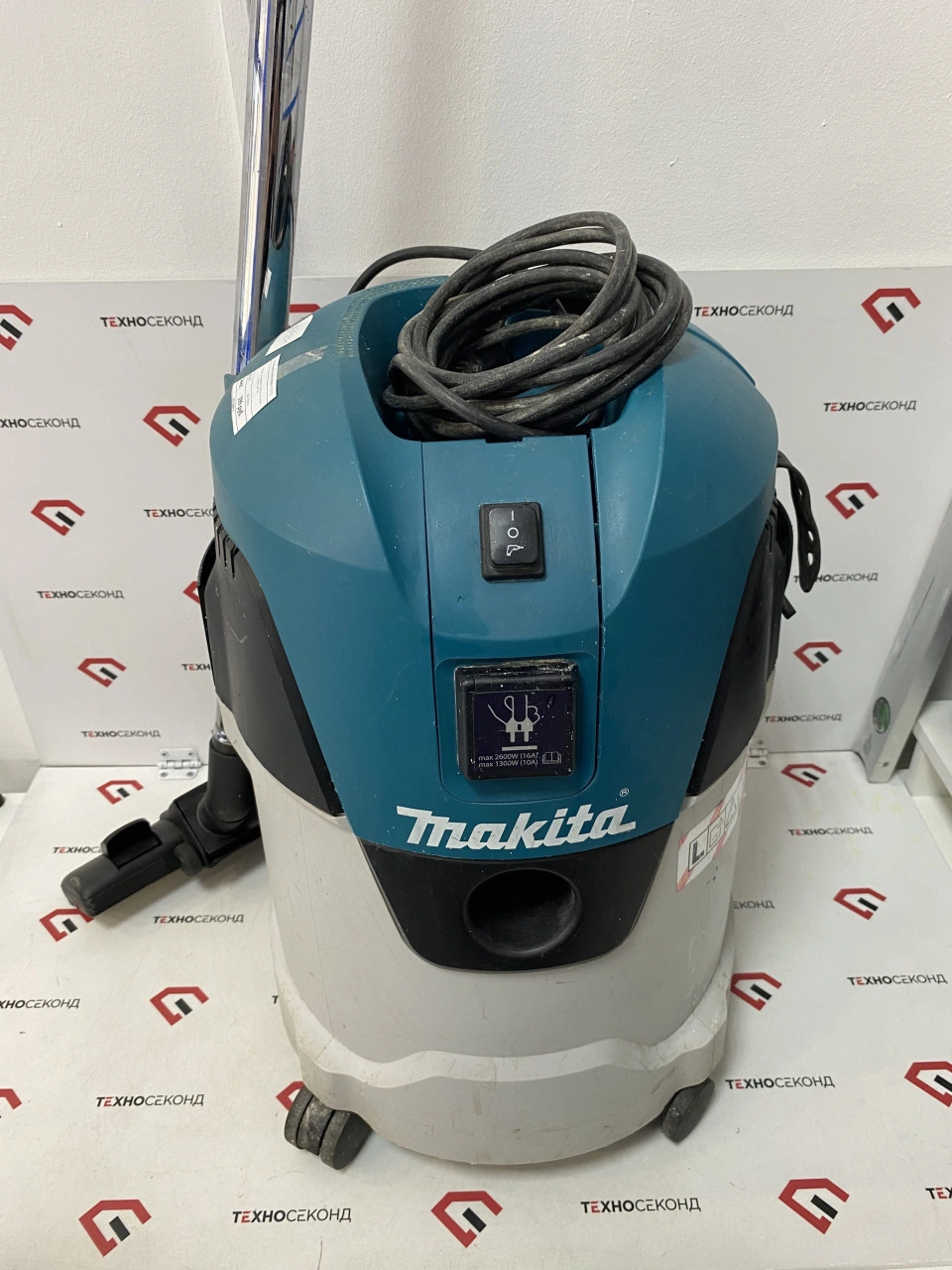 Строительный пылесос Makita VC2512L 