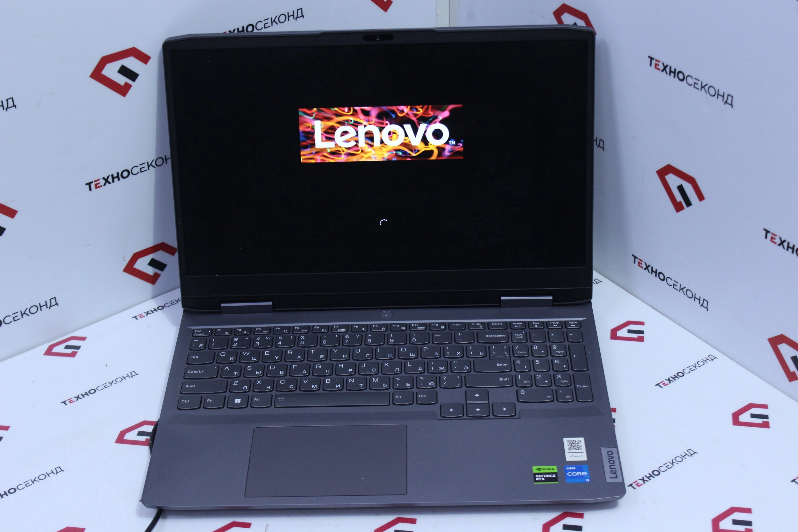 Игровой ноутбук Lenovo LOQ 15IRH8 82XV00QURK