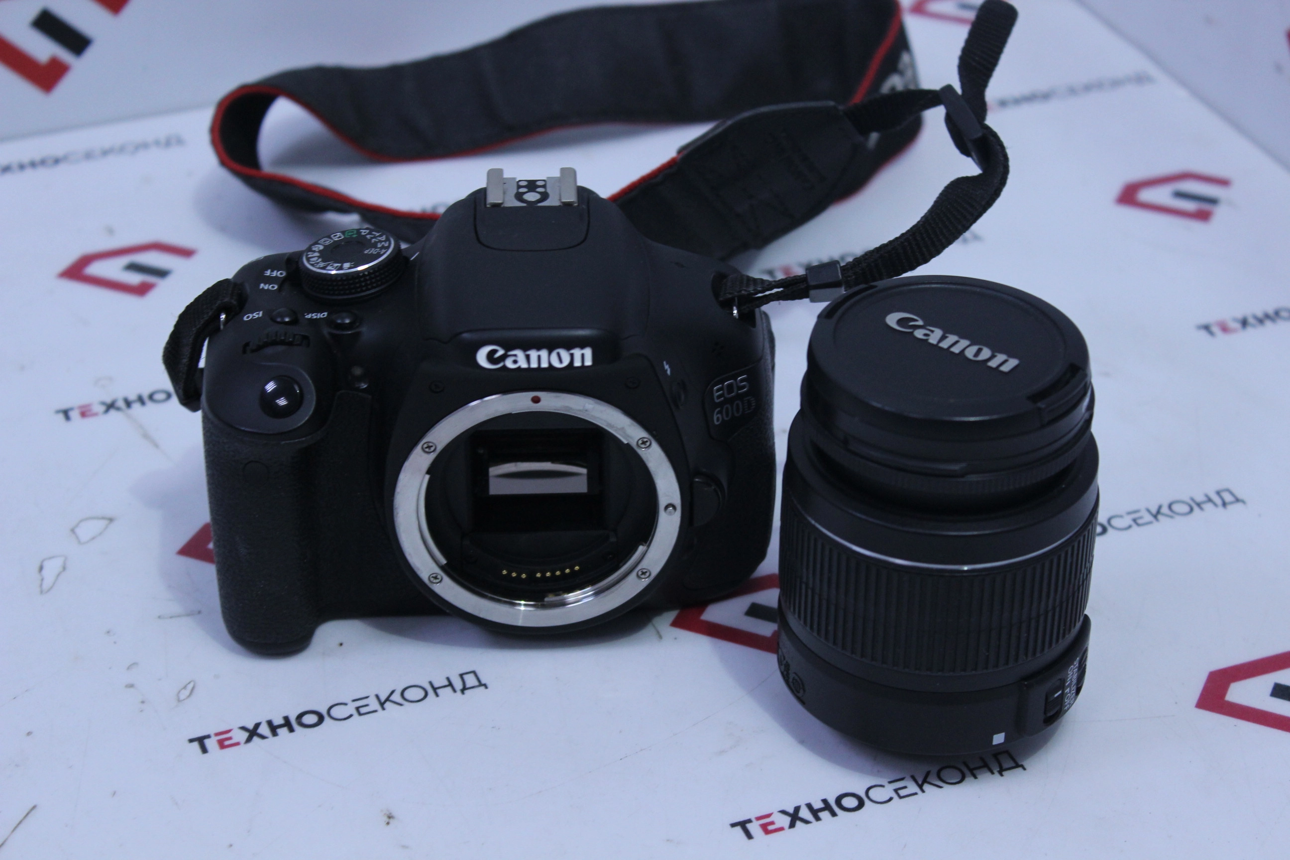Зеркальный фотоаппарат Canon EOS 600D Body/canon 18-55mm macro 0.25m/0.8ft