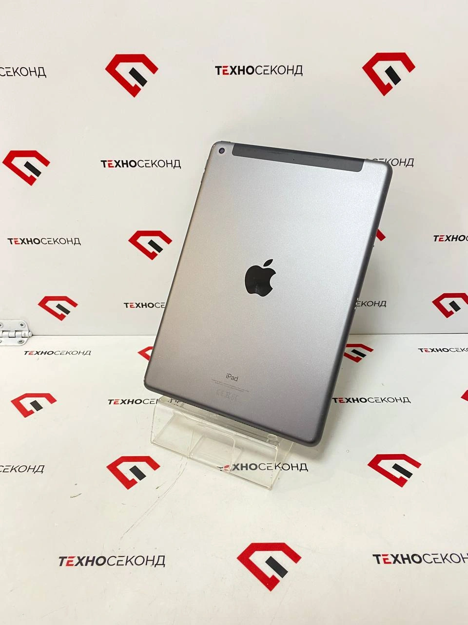 Планшет Apple iPad 10.2 32GB LTE MW6A2