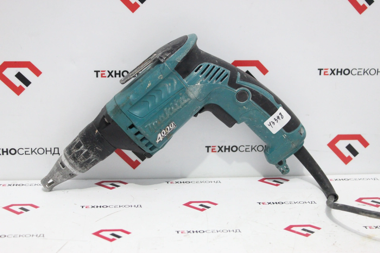 Шуруповерт для гипсокартона Makita FS4000