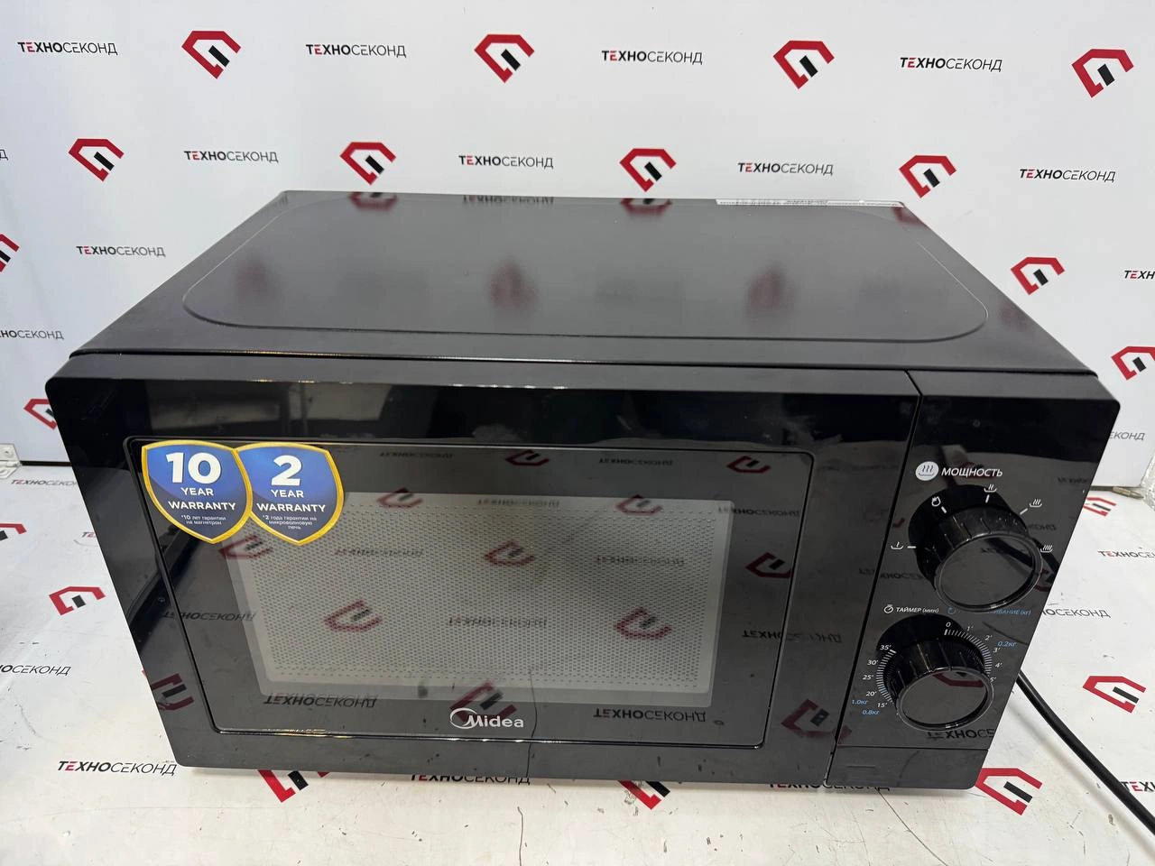 Микроволновая печь Midea MM720C2MC-B