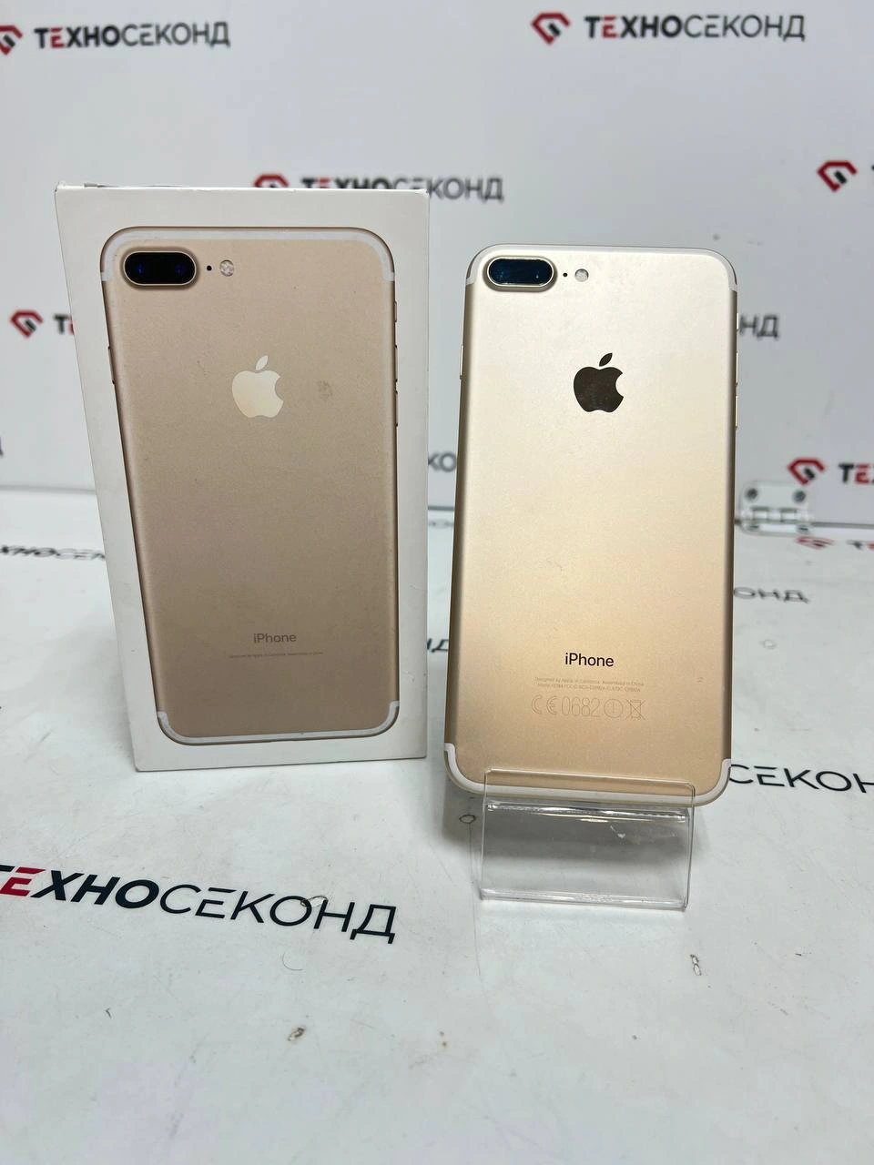 Телефон Apple iPhone 7 Plus 128GB