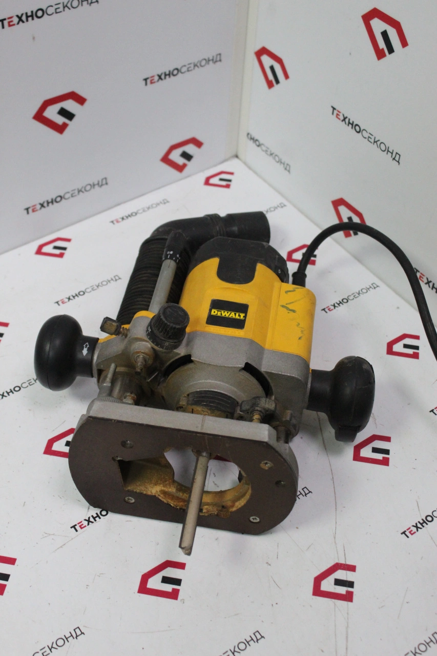 Вертикальный фрезер DeWalt DW621 