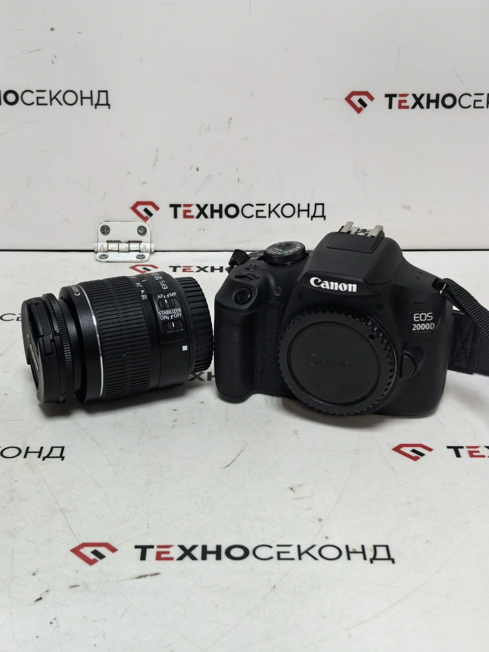 Зеркальный фотоаппарат Canon EOS 2000D Kit 18-55mm IS II