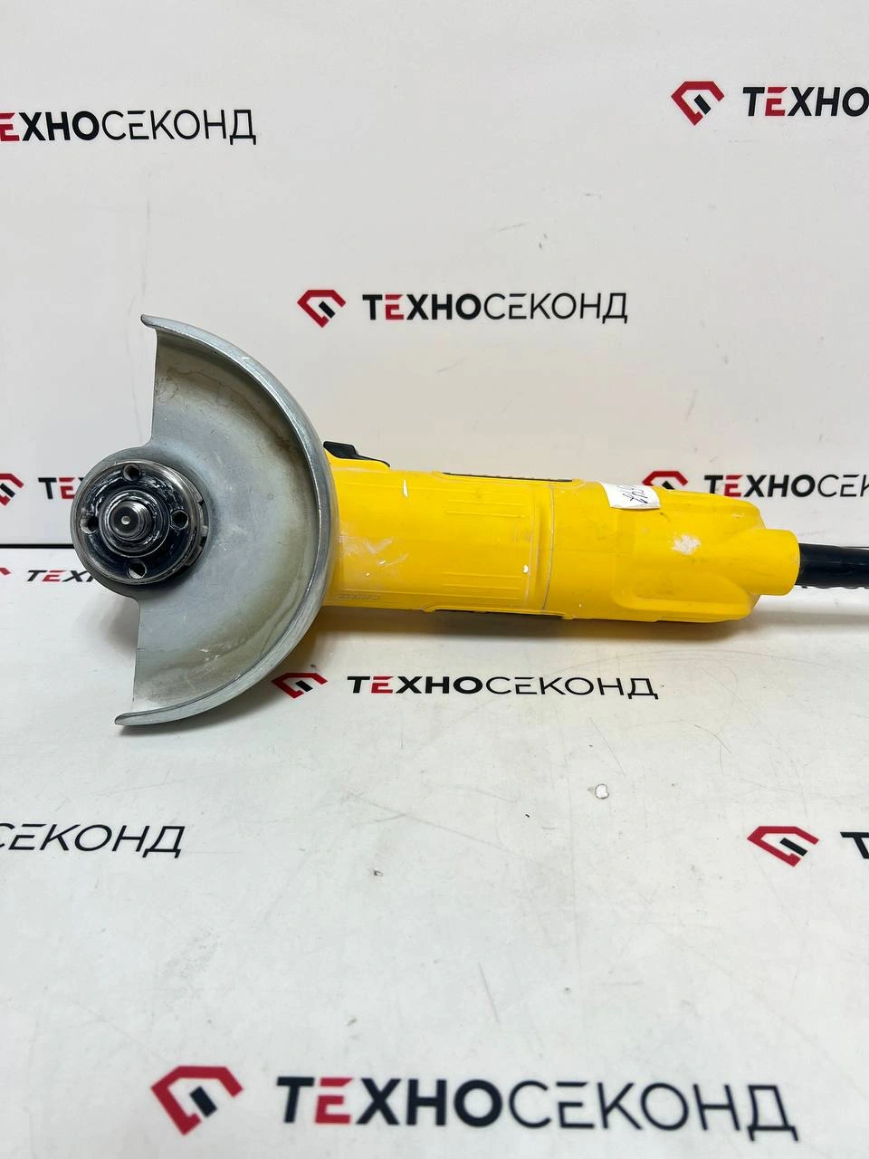 Угловая шлифмашина DeWalt DWE4157