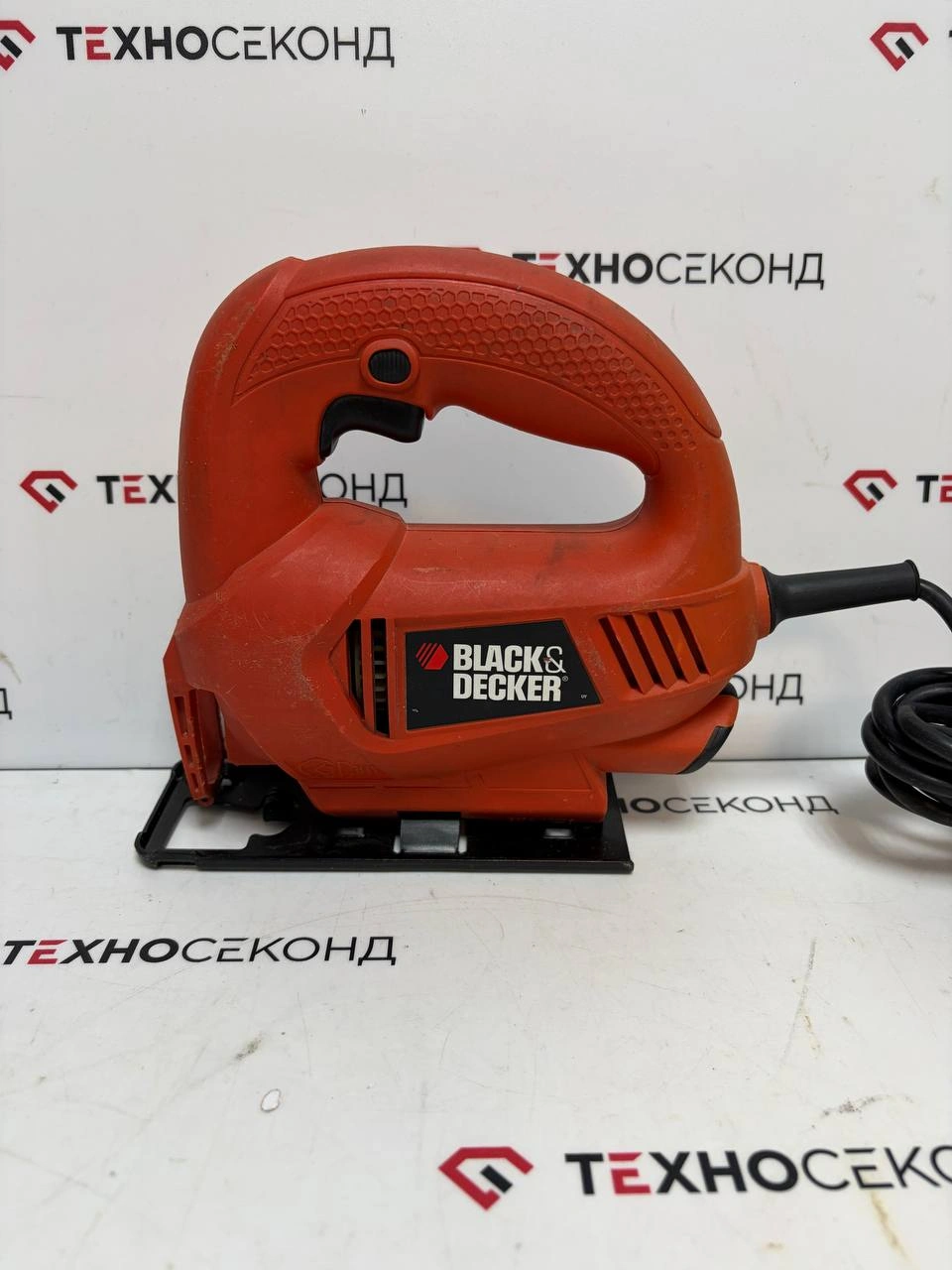 Электролобзик Black & Decker KS500