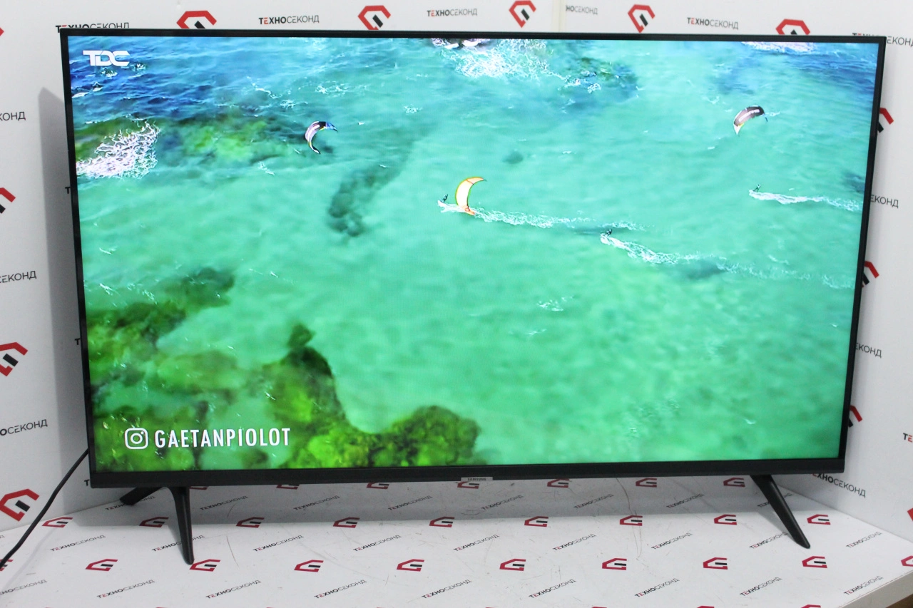 Телевизор Samsung UE43AU7002UXRU