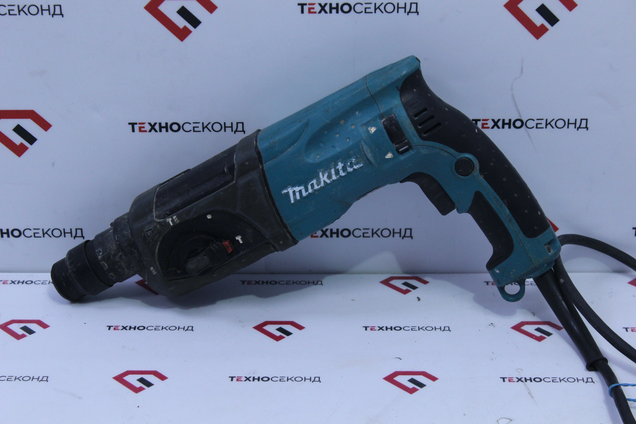 Перфоратор Makita HR 2470