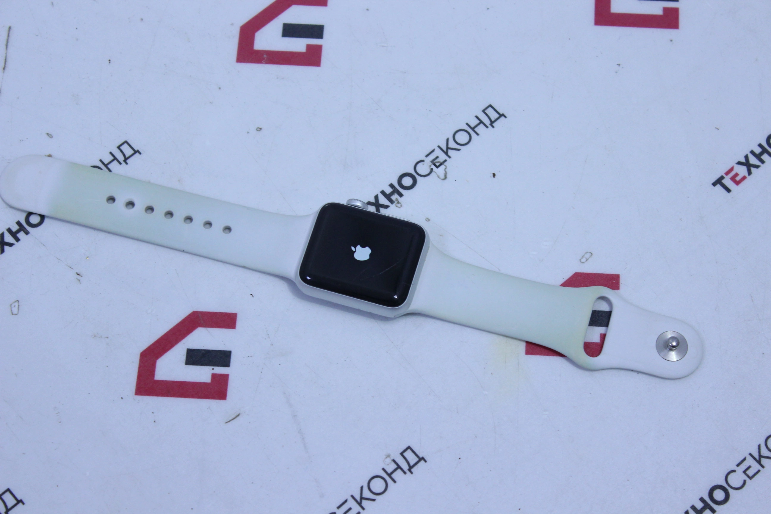 Умные часы Apple Watch Series 3 38 мм