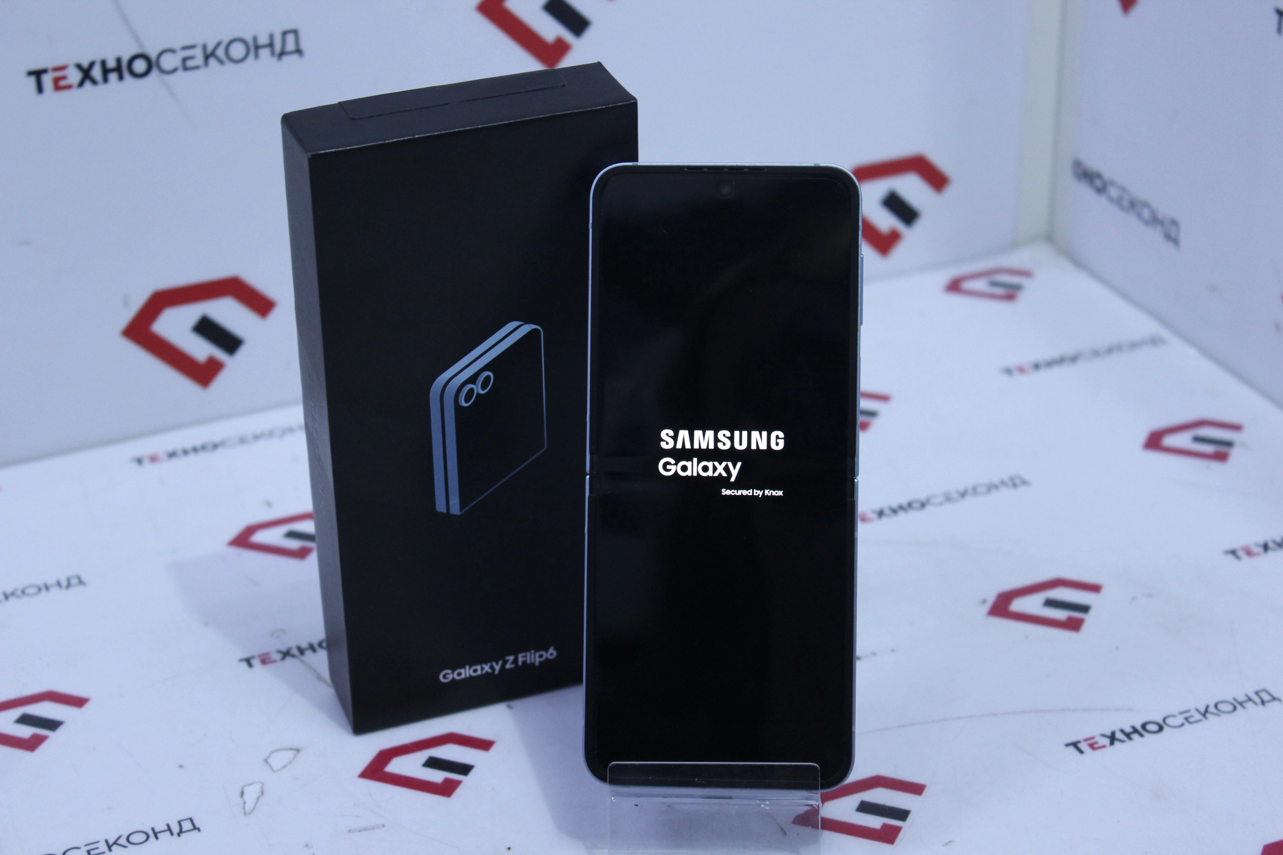 Смартфон Samsung Galaxy Z Flip6 SM-F741B 12GB/256GB