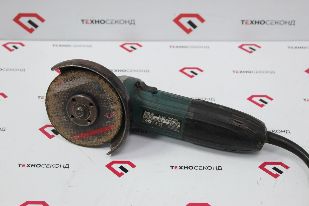 Угловая шлифмашина Makita GA5030