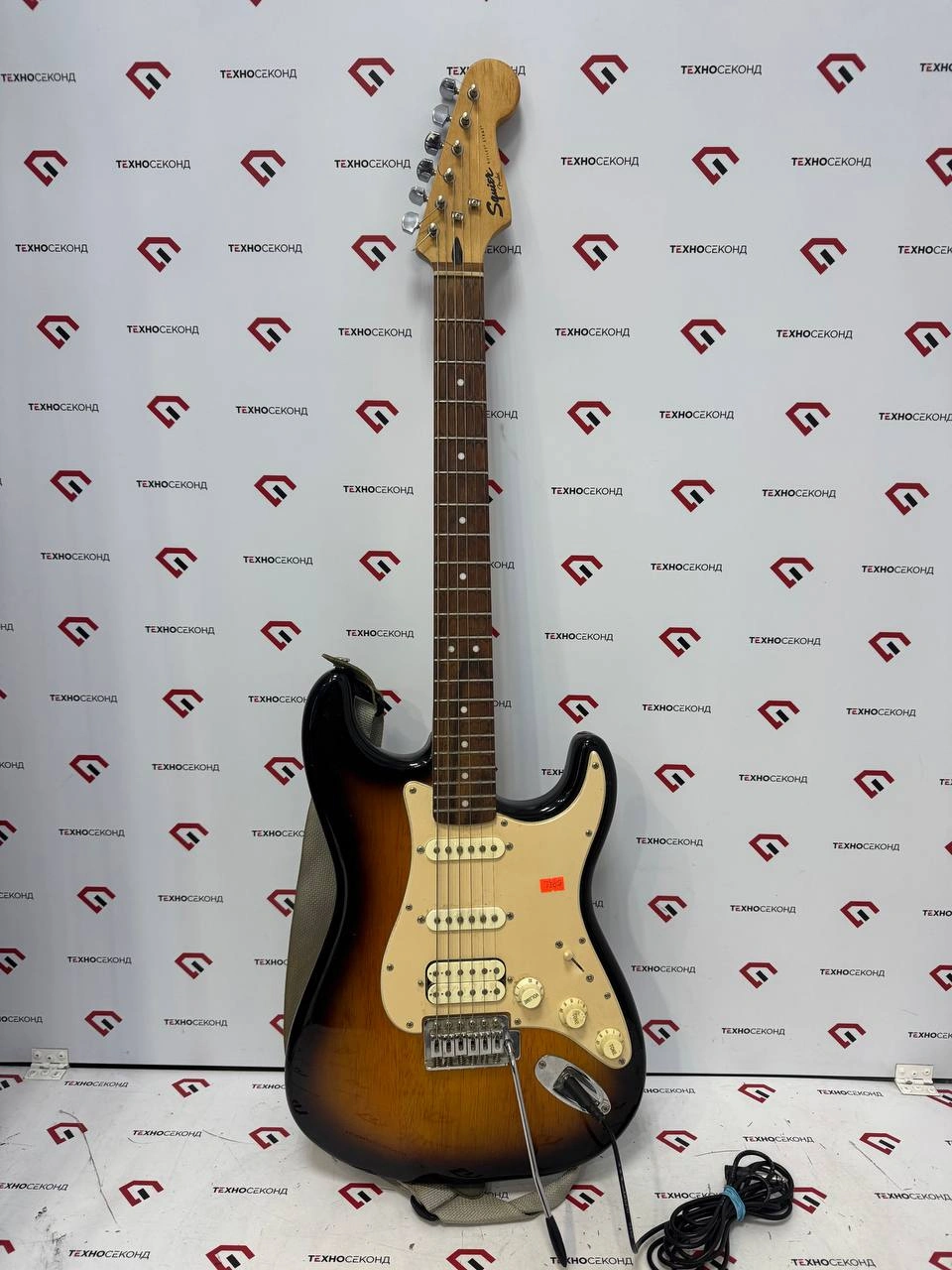 Электрогитара Squier Bullet Strat