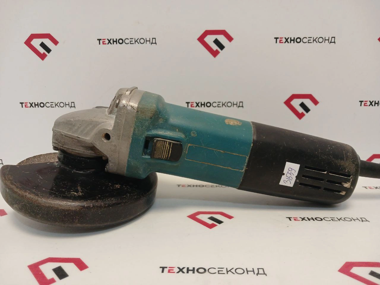 Угловая шлифмашина Makita 9558 NB