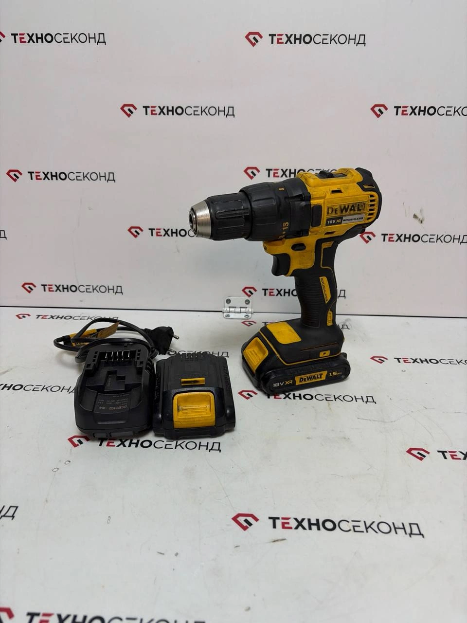 Дрель-шуруповерт DeWalt DCD777S2T (с 2-мя АКБ)