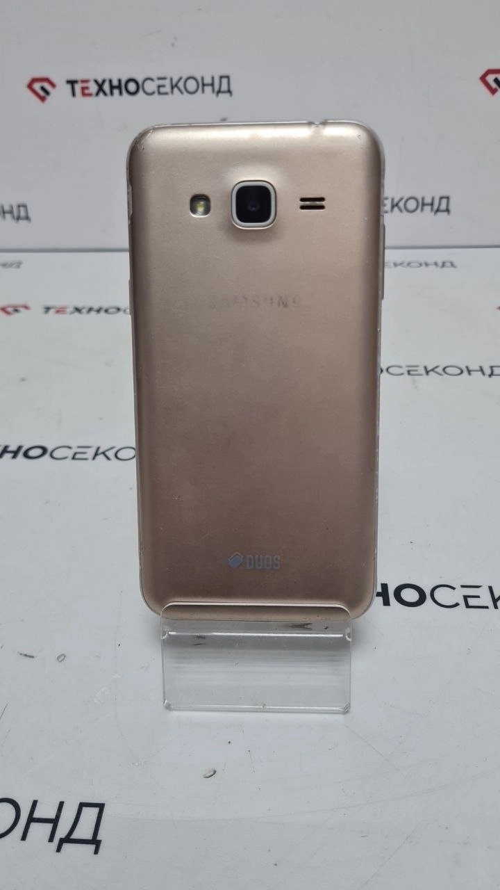 Смартфон Samsung Galaxy J3