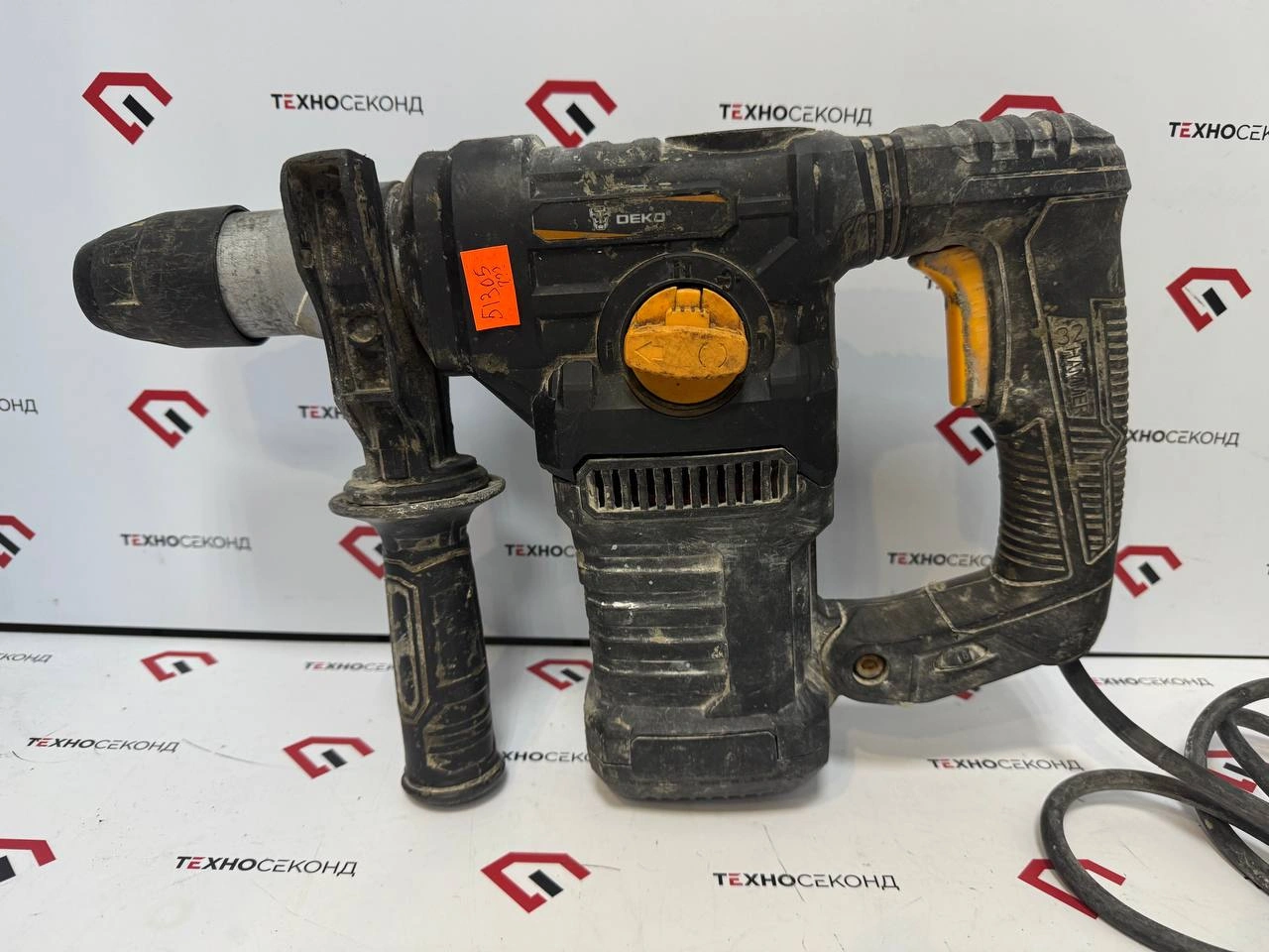 Перфоратор Deko DKH1600W