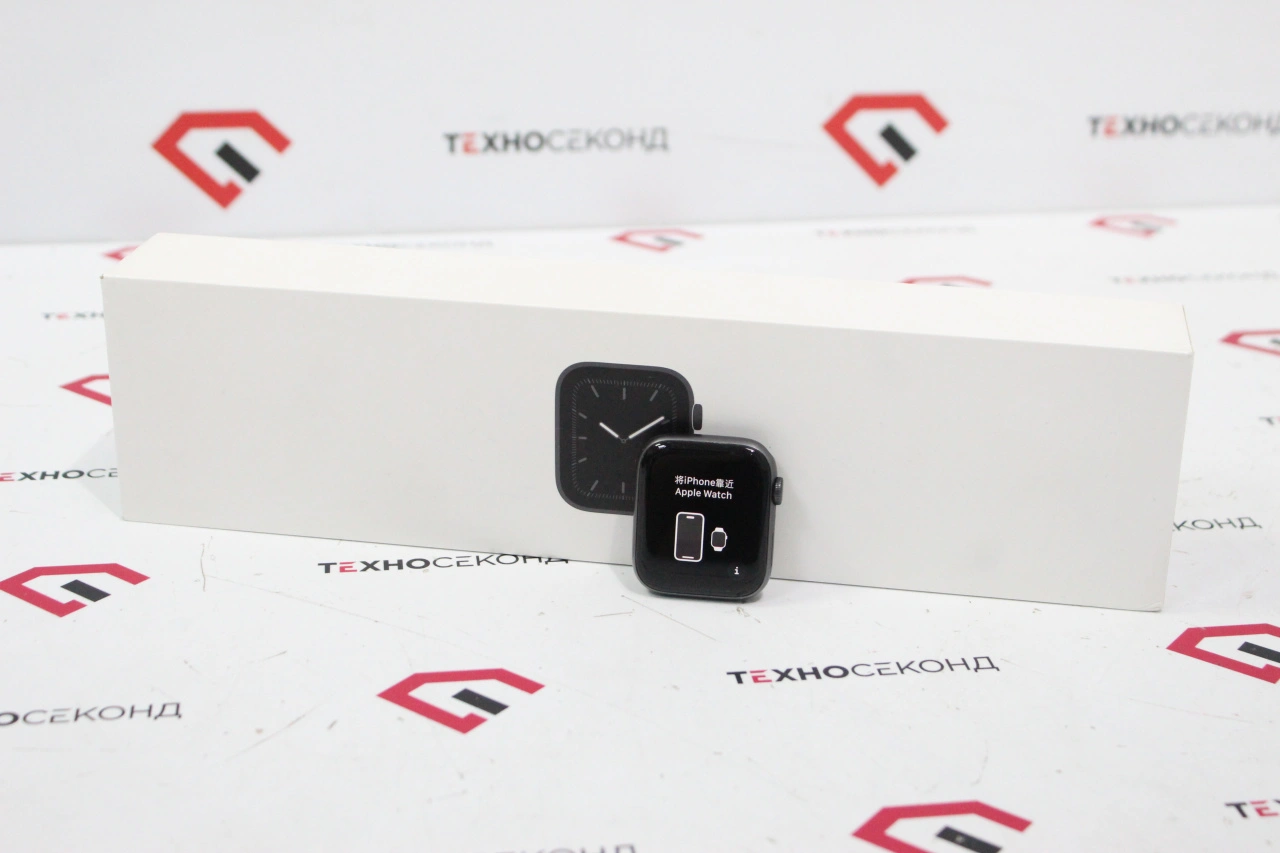 Умные часы Apple Watch Series 5 44 мм АКБ 80%
