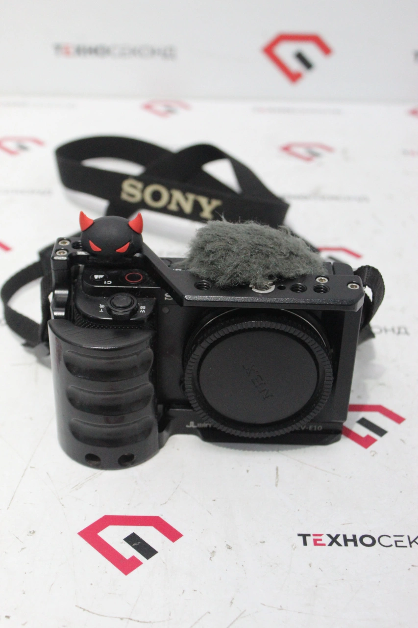 Беззеркальный фотоаппарат Sony ZV-E10 Body