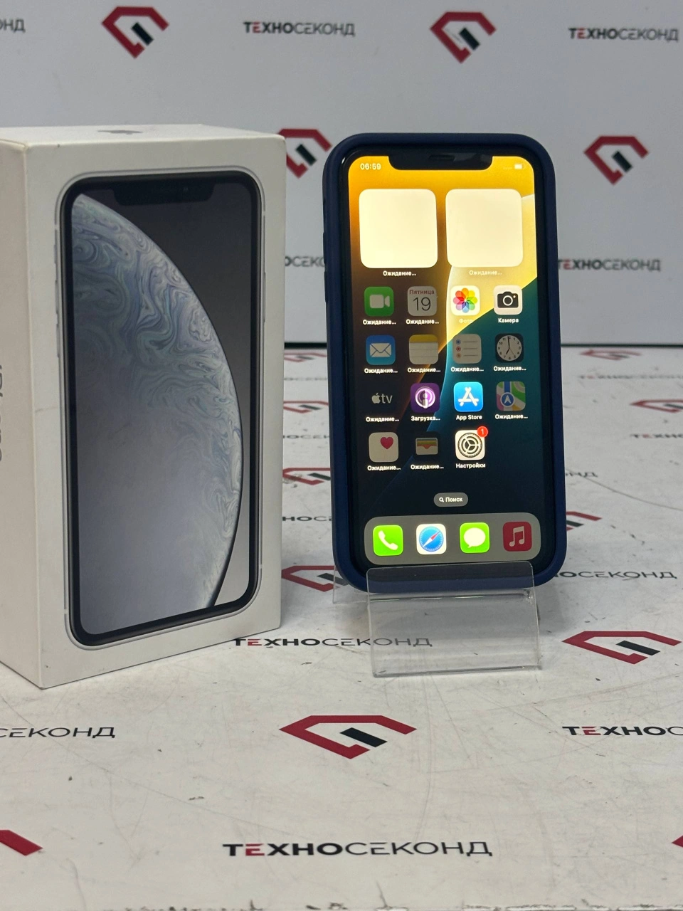 Смартфон Apple iPhone XR 64GB 