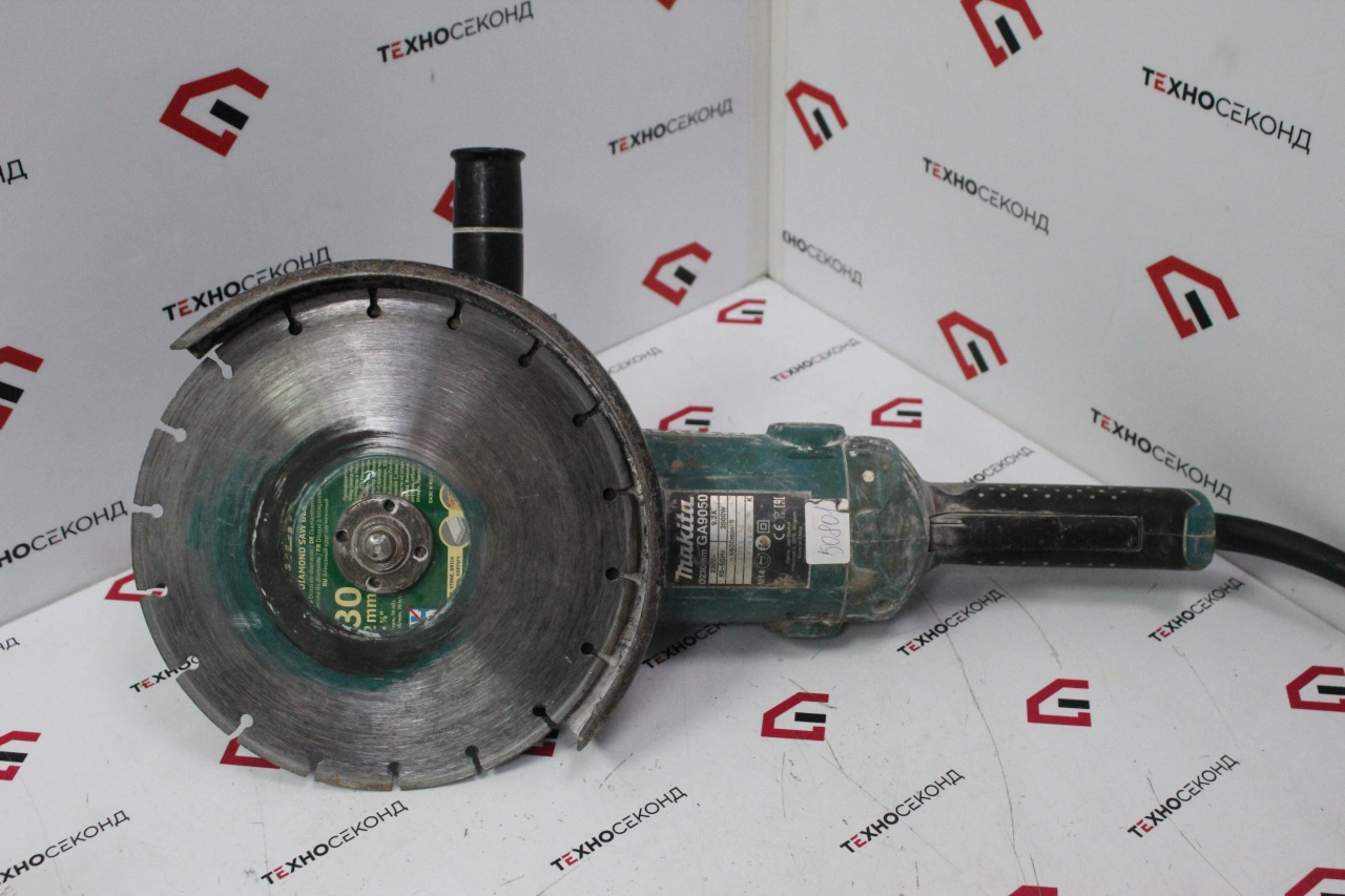 Угловая шлифмашина Makita GA9050