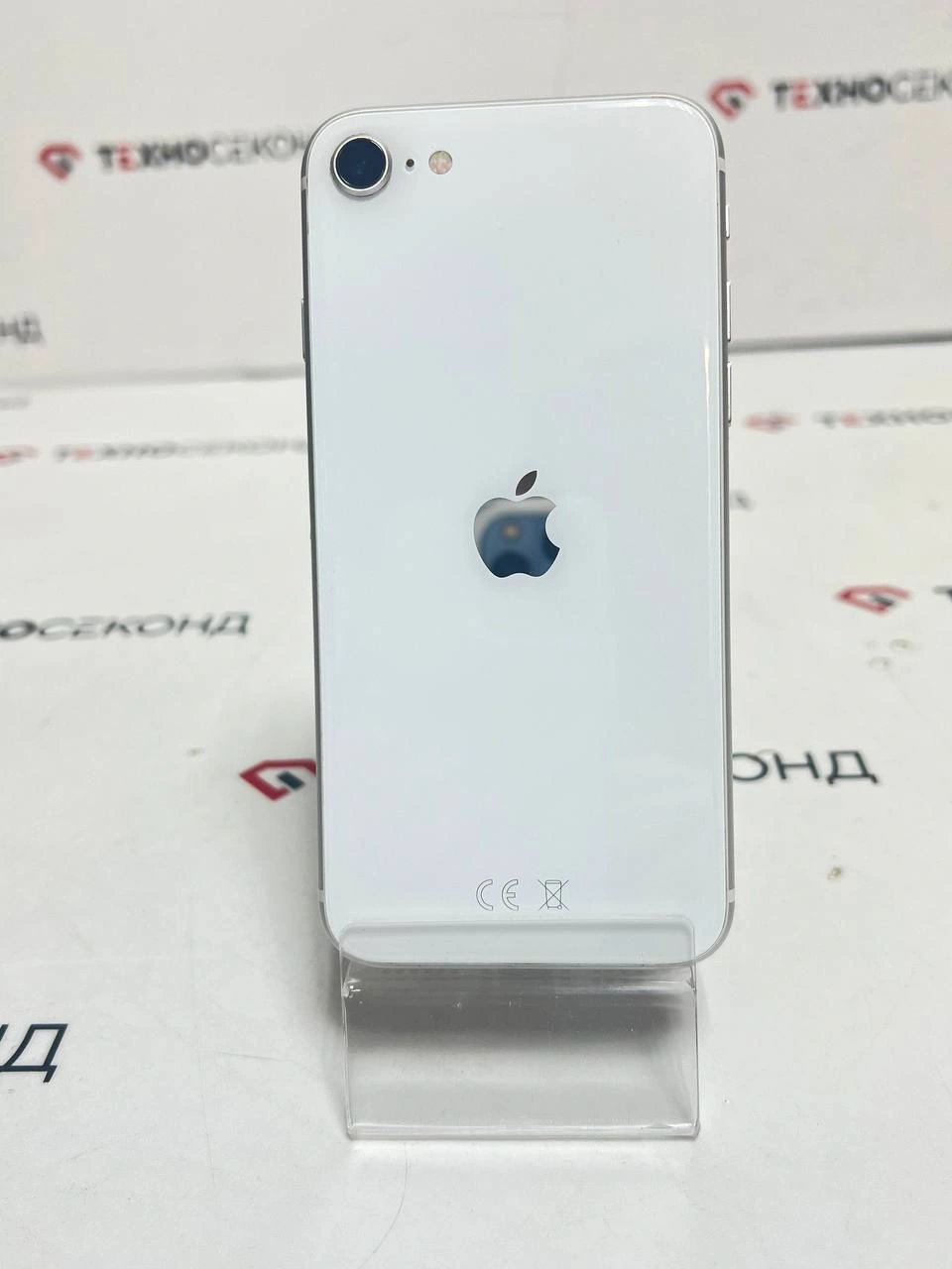 Смартфон Apple iPhone SE 64GB