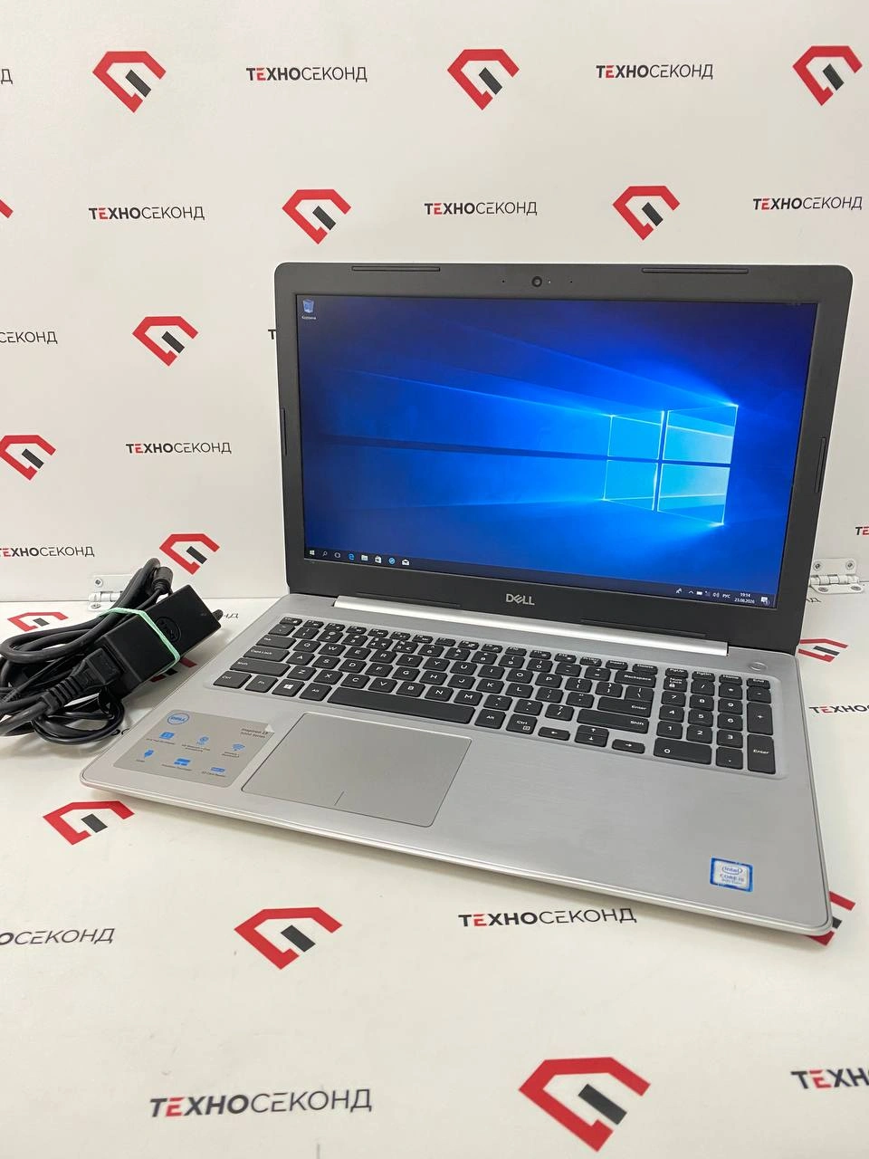 Ноутбук Dell Inspiron 15 5570-1176