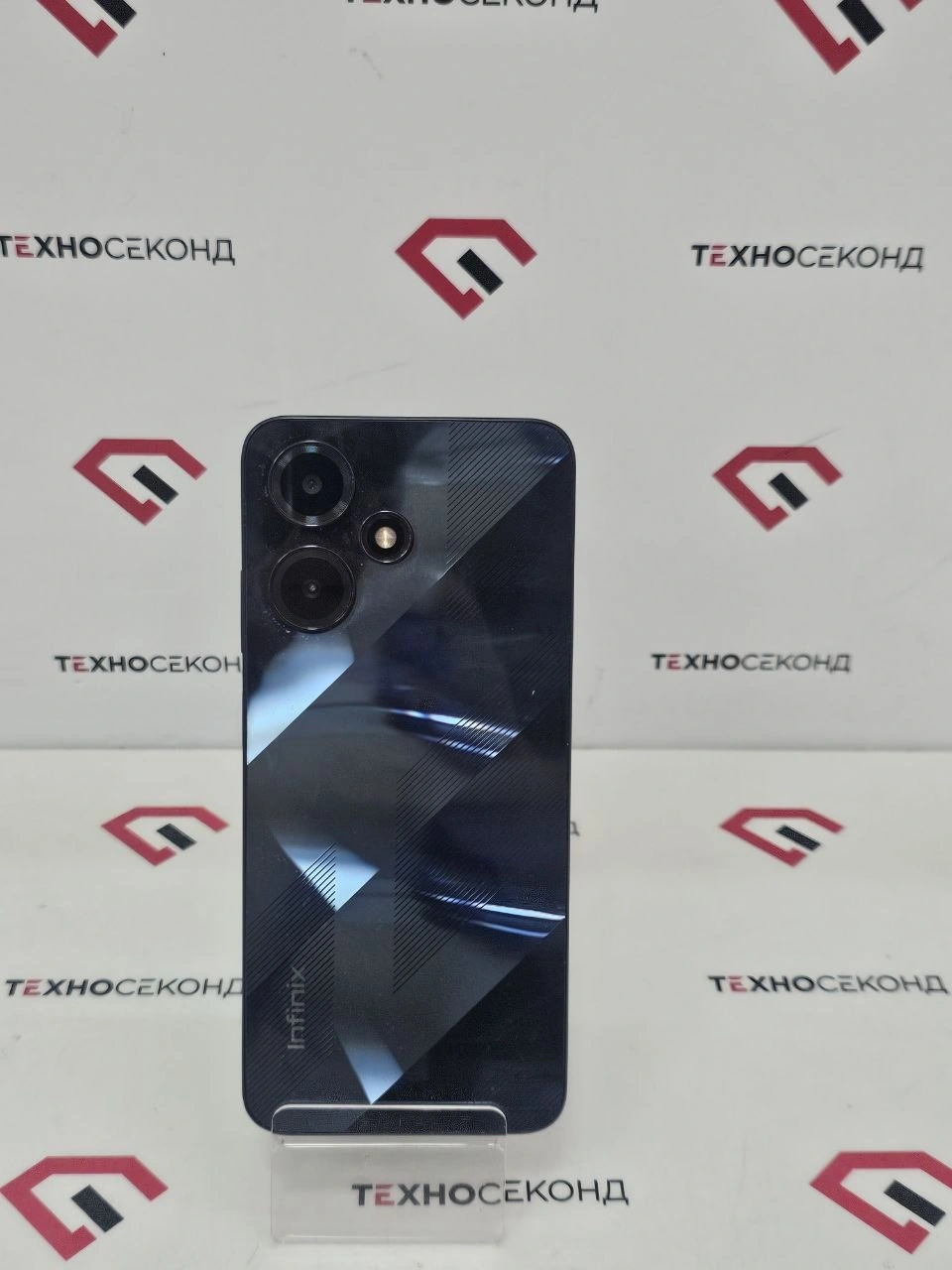 Телефон Infinix Hot 30 Play NFC 4GB/128GB 