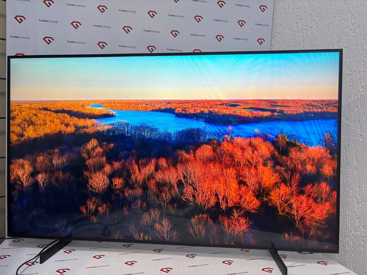 Телевизор Samsung UE50AU8000UXRU