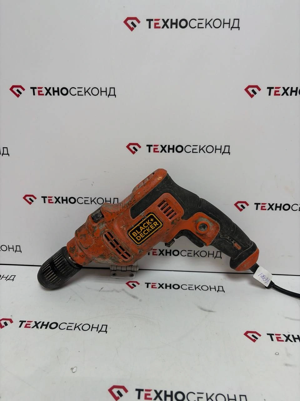 Дрель ударная BLACK+DECKER BEH200